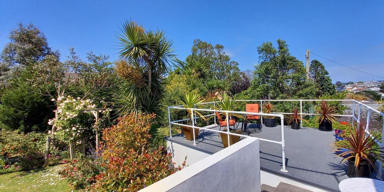 Blue Hills Luxury Apartment, Bay Front With Parking Falmouth Bagian luar foto